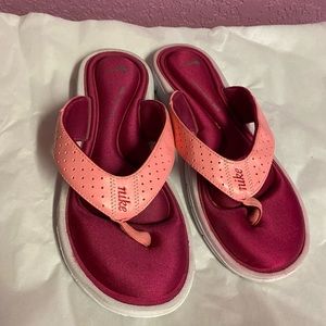 Nike pink flip flop comfort sole sandal